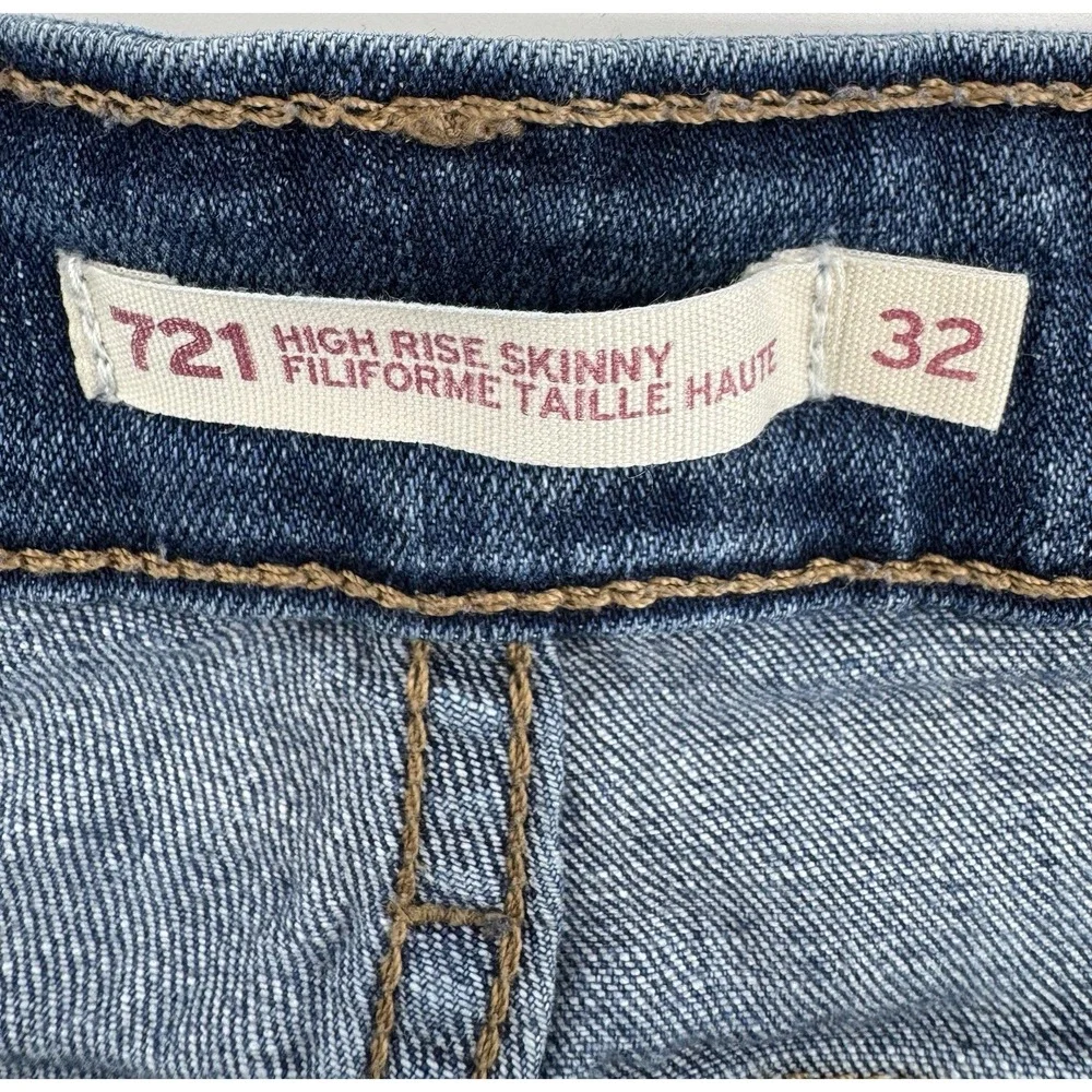Levi's 721 Women's High Rise Skinny Cut Off Denim Shorts Distressed Size 32W
